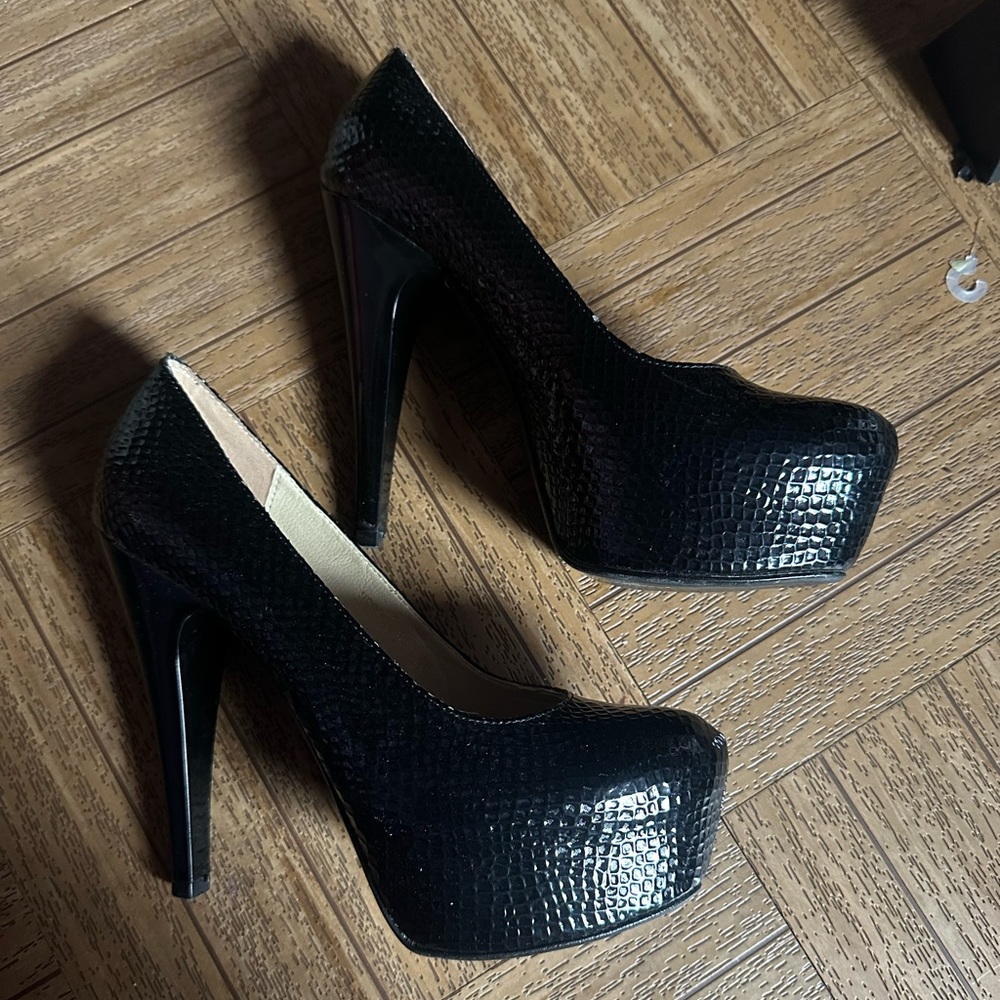 DIOR Italy size 8 woman’s black crocodile pump heels